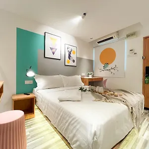 2* Hotel Apple 1 Gurney